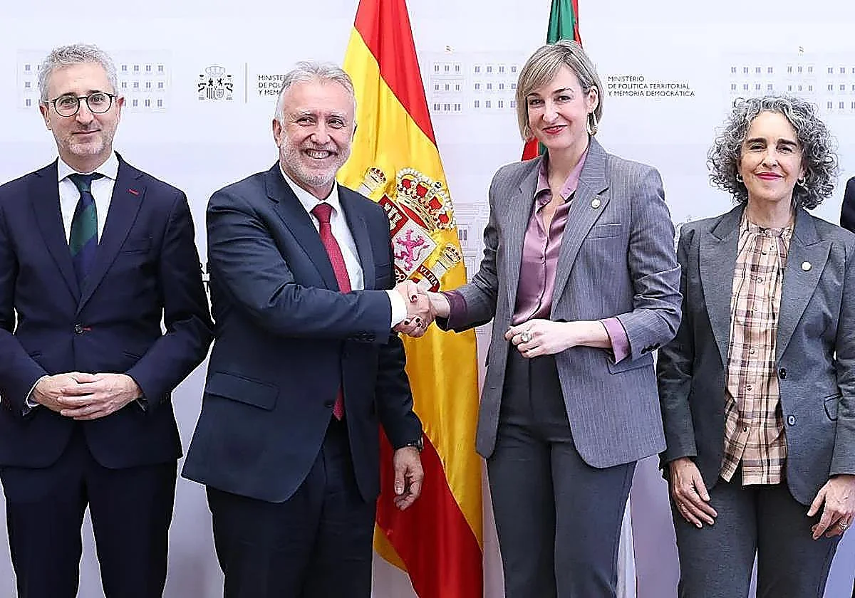 Los gobiernos vasco y central desbloquean sobre la bocina cinco nuevos traspasos a Euskadi