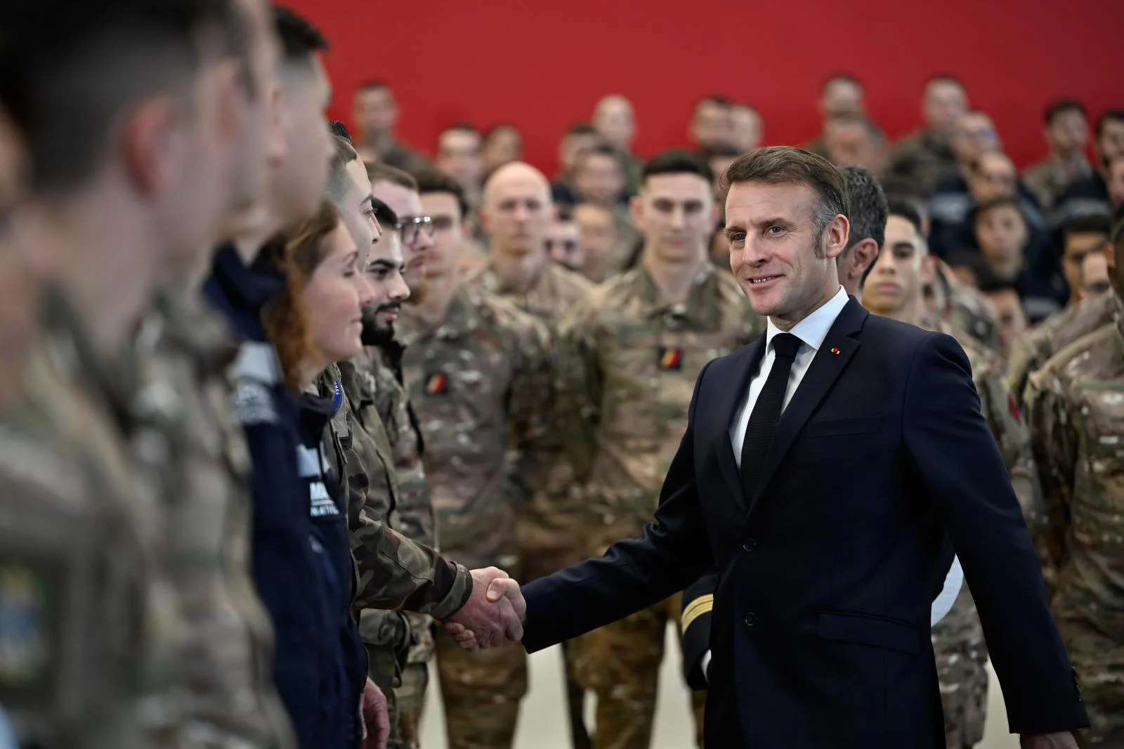 Macron defiende la necesidad de que Europa desarrolle el equivalente del misil hipersónico ruso Oréshnik