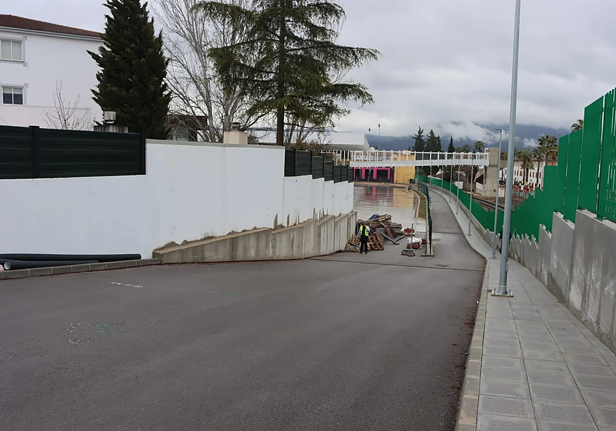 Adif inicia el derribo del puente de los institutos de Ronda para construir el acceso a la nueva estación de autobuses
