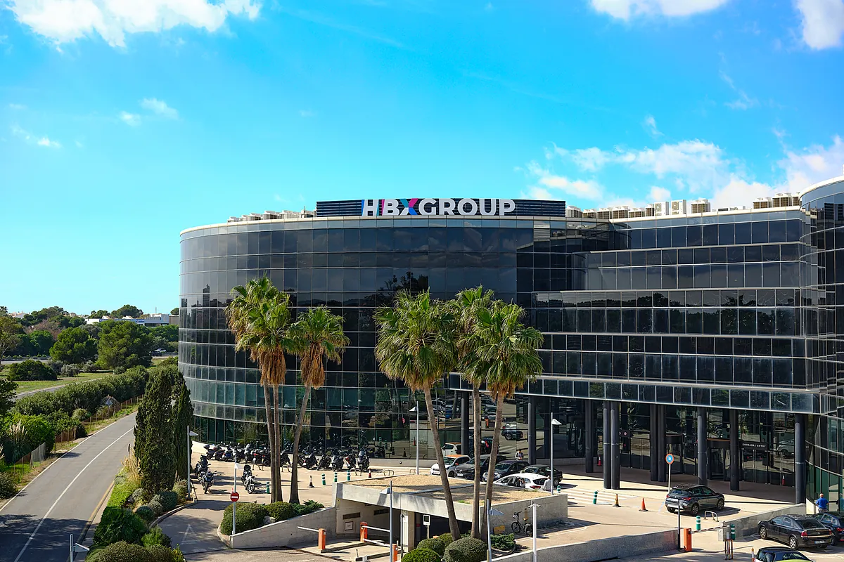 HBX recomprará acciones por hasta 100 millones y repartirá dividendos