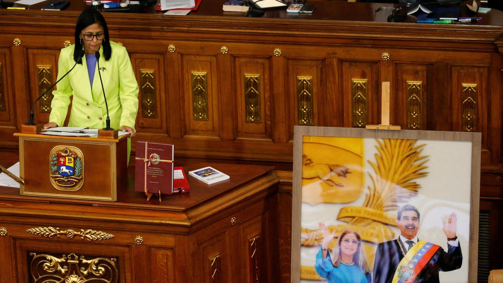 Trump 'bendice' a Delcy: envía al director de la CIA a reunirse con ella en Caracas mientras recibía a Machado en la Casa Blanca