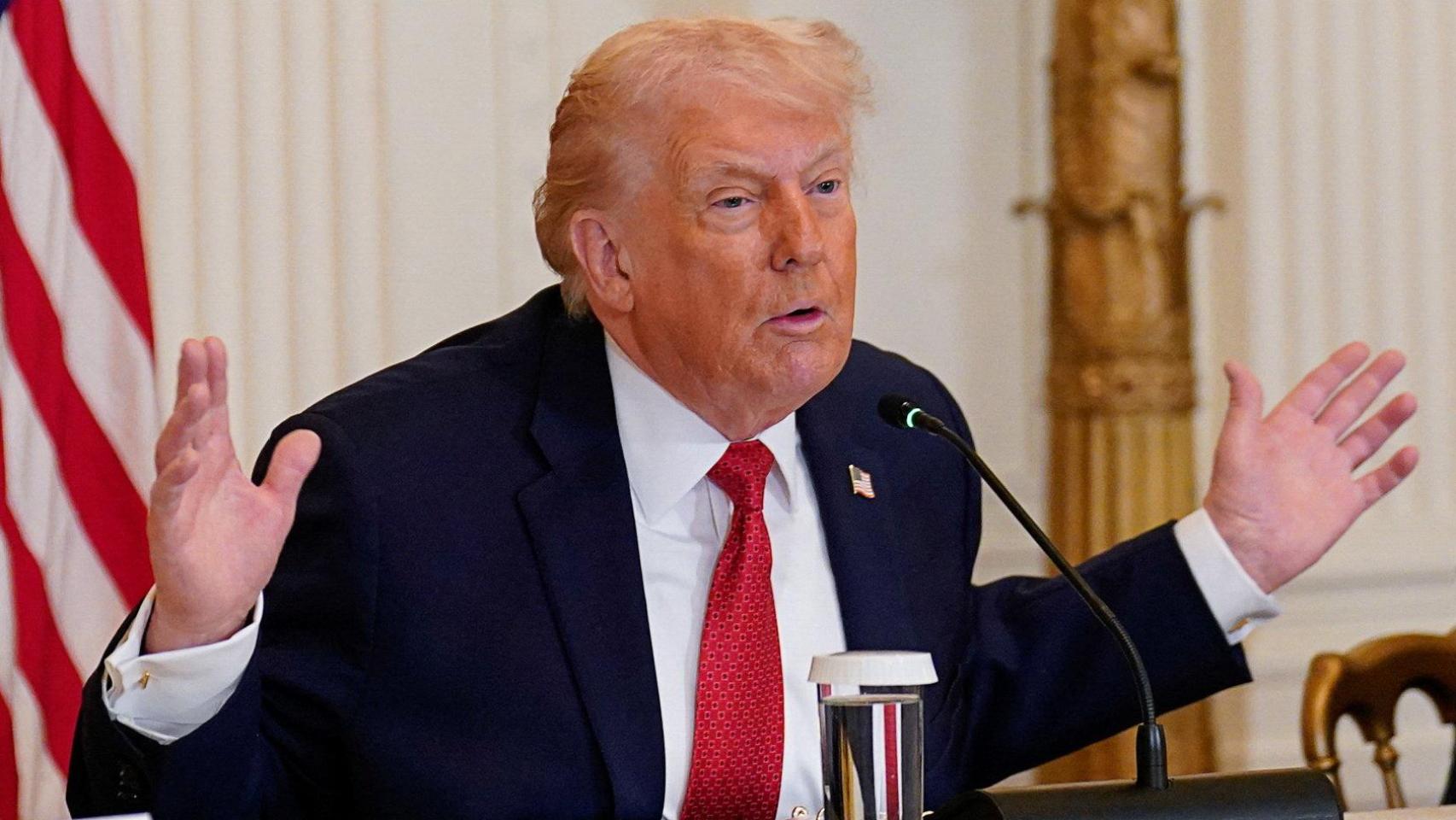 Trump amenaza ahora con imponer aranceles a los países que no acepten que EEUU se haga con Groenlandia