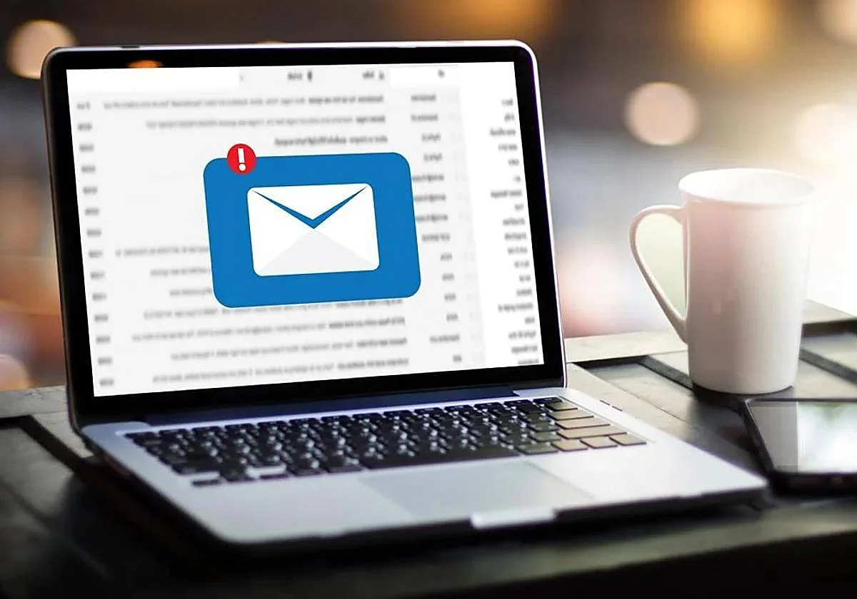 Condenan a una empresa por enviar un correo electrónico a sus trabajadores fuera del horario laboral