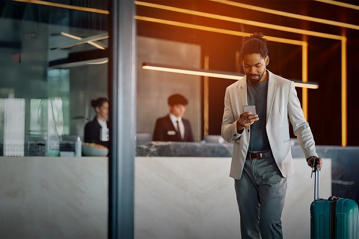 Oakley Capital compra el software de reservas hoteleras líder en España