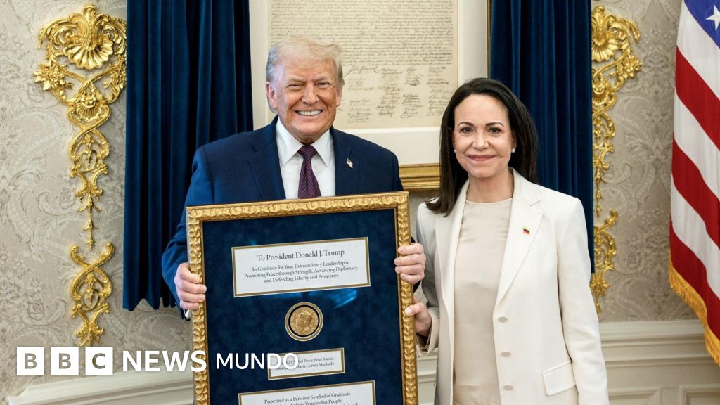 La "atípica" visita de María Corina Machado a la Casa Blanca en la que le entregó su premio Nobel de la Paz a Donald Trump