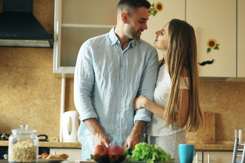 La ciencia de estar soltero: un macroestudio advierte que el bienestar cae en picado si no has tenido pareja a los 25