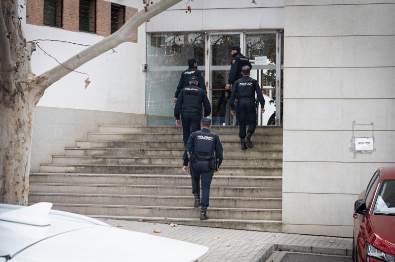 Detenido un hombre por amenazar a un conductor con un hacha y perseguirlo durante varios kilómetros en Palma