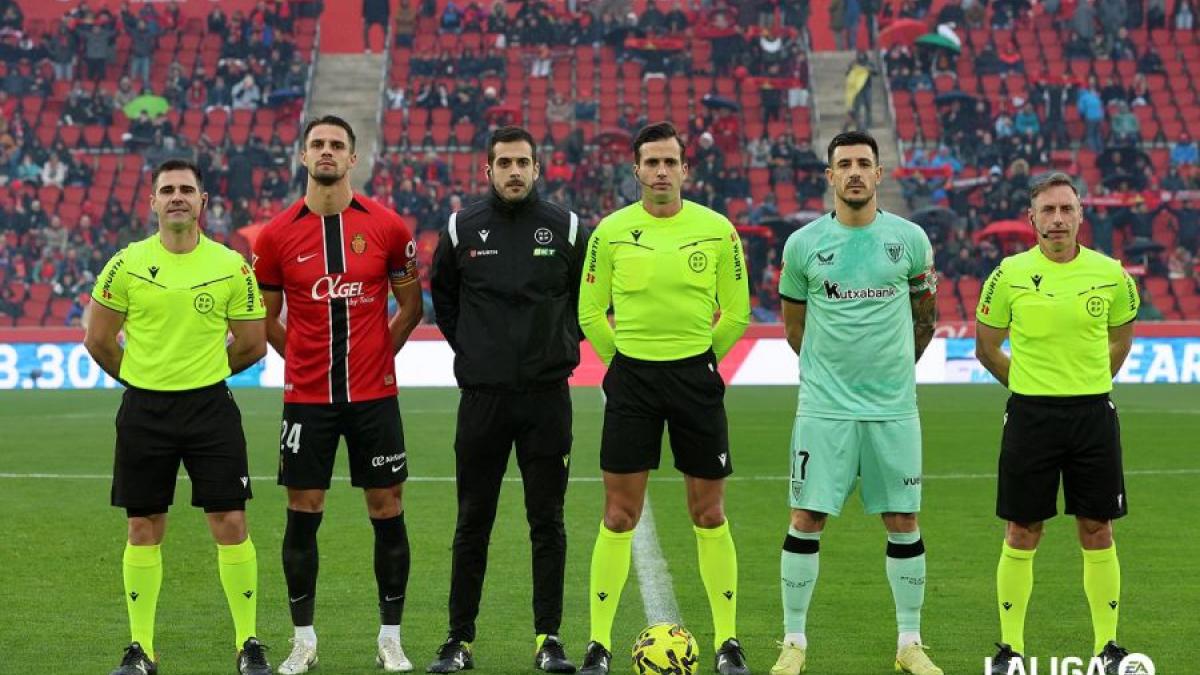 Guruzeta fue expulsado por mostrar "disconformidad" al árbitro y Lekue por "protestar"