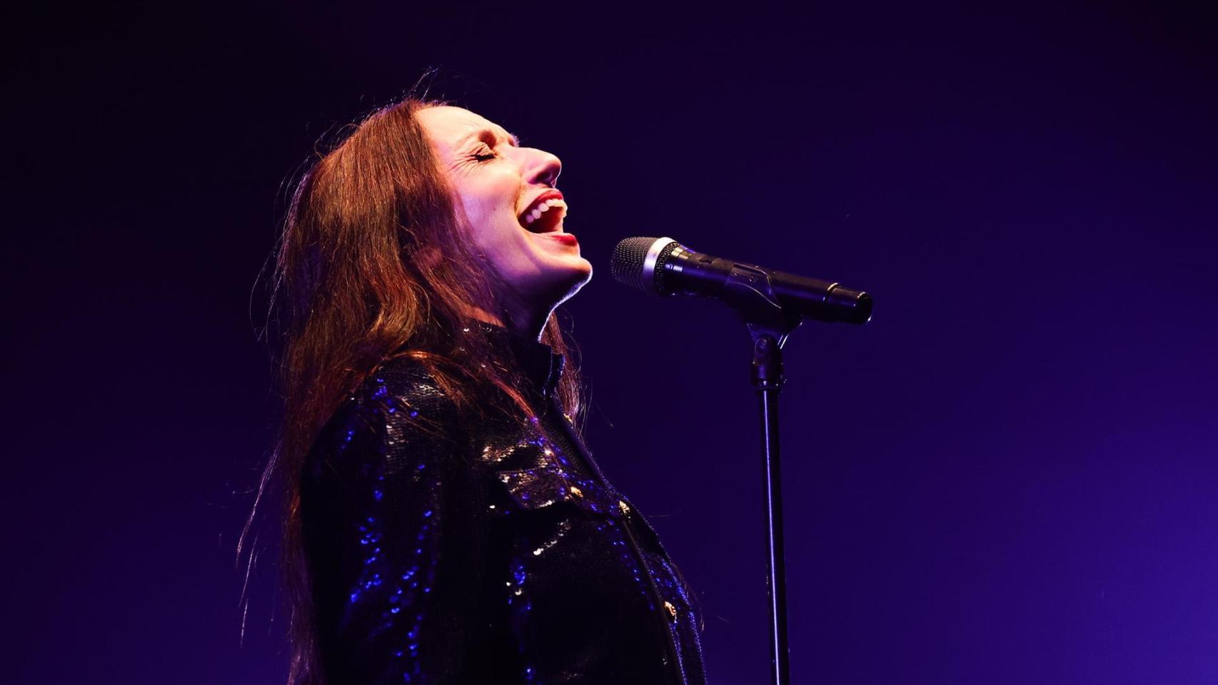 Luz Casal repasa su carrera entre clásicos, homenajes y estrenos en Madrid