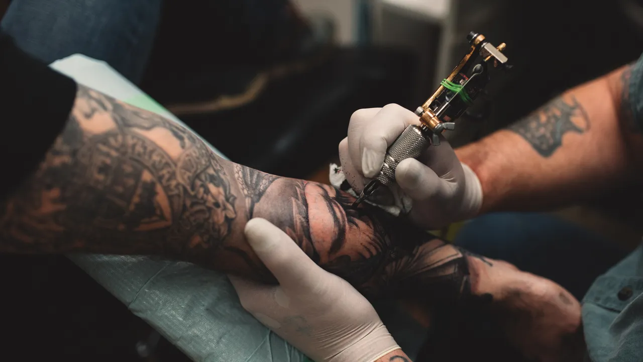 La ciencia descifra tatuajes del siglo XIX conservados en piel humana