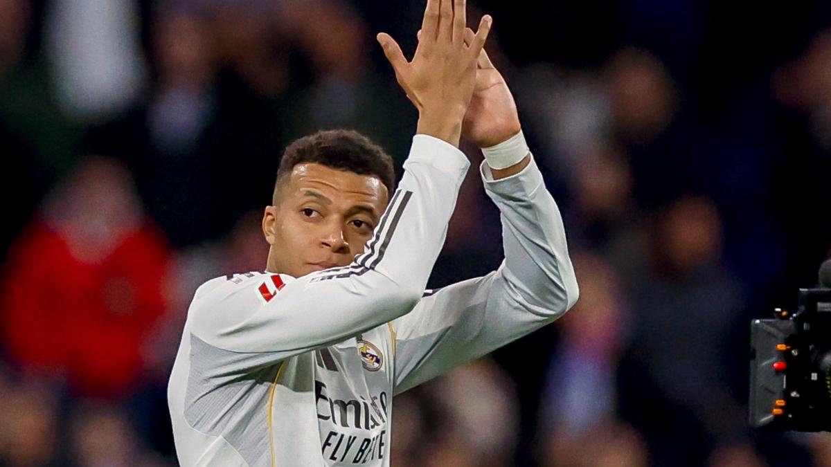 Mbappé sale del laberinto