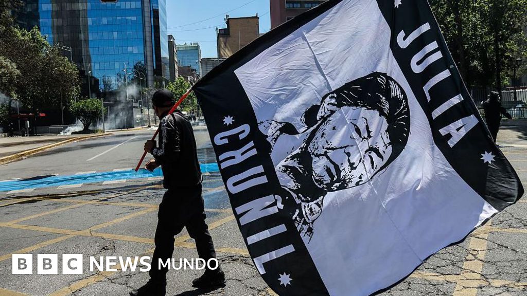 Julia Chuñil, la mujer mapuche que tras desaparecer se convirtió en un símbolo de la lucha medioambiental en Chile y cuyos hijos están ahora acusados de asesinarla