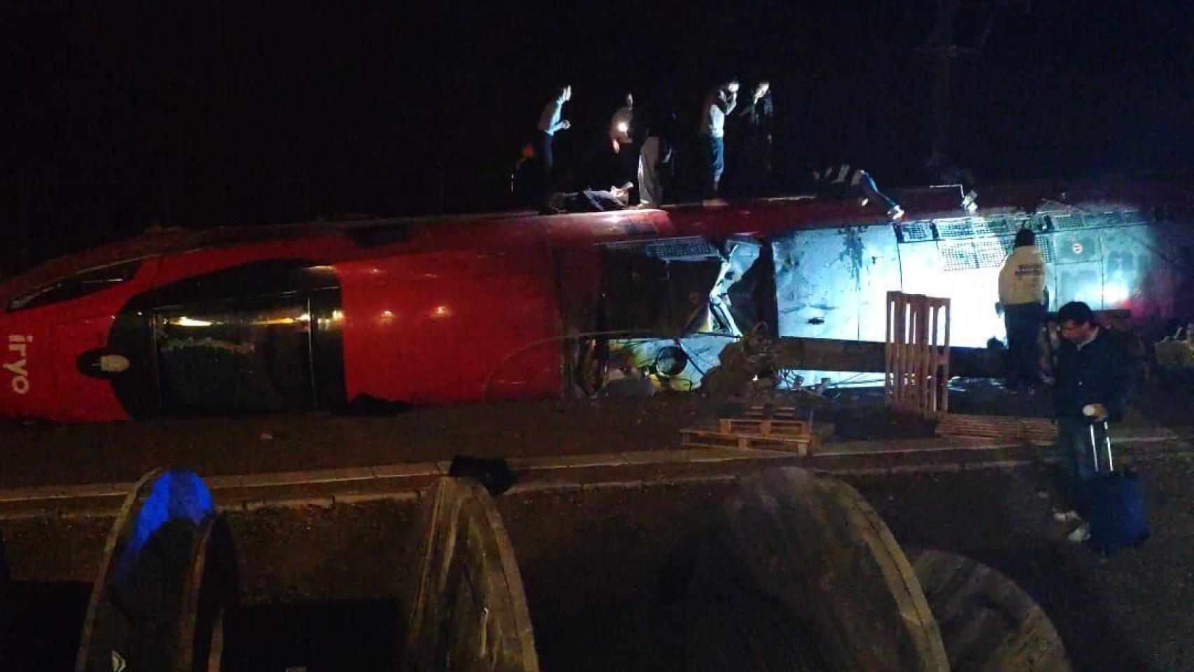 Al menos cinco muertos y varios heridos al descarrillar dos trenes de alta velocidad en Adamuz (Córdoba)