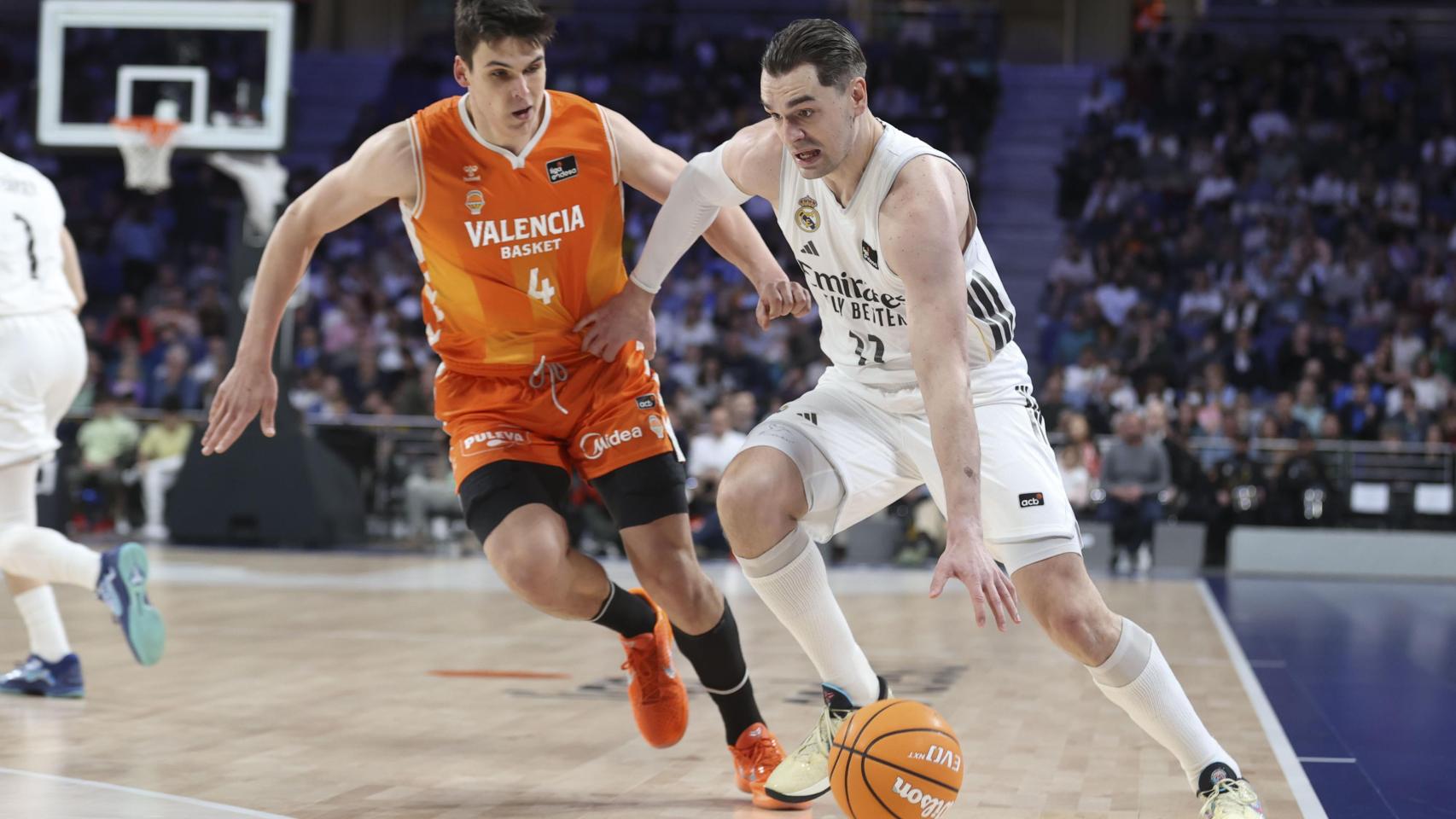 El Real Madrid firma una nueva exhibición ante el Valencia Basket y refuerza su liderato en la Liga Endesa