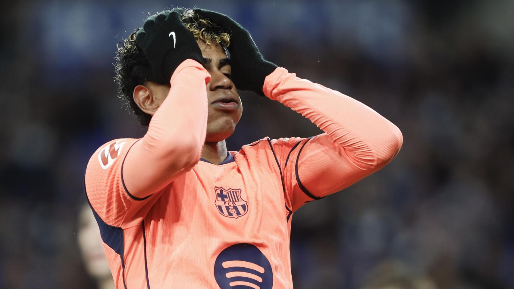 El Barça termina desquiciado con el VAR en una derrota ante la Real Sociedad que aprieta la pelea por el liderato de La Liga