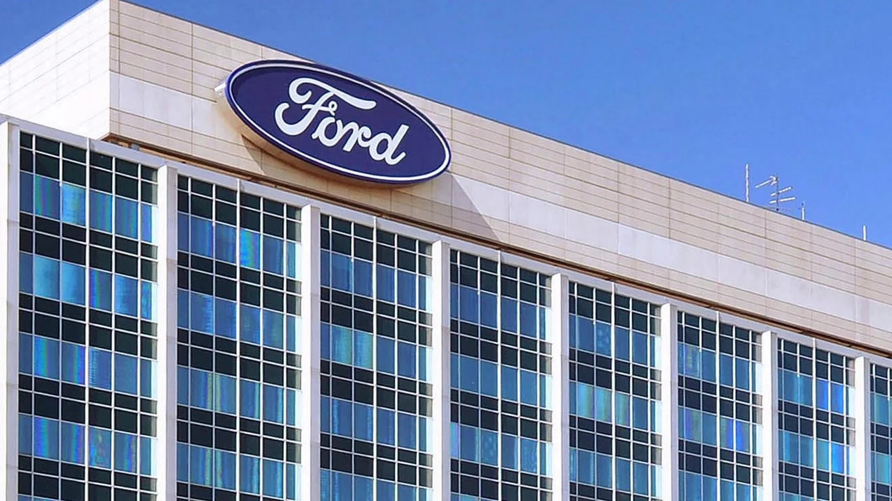 Primero VW, después Renault y ahora BYD: Ford negocia baterías chinas para sus modelos en Europa