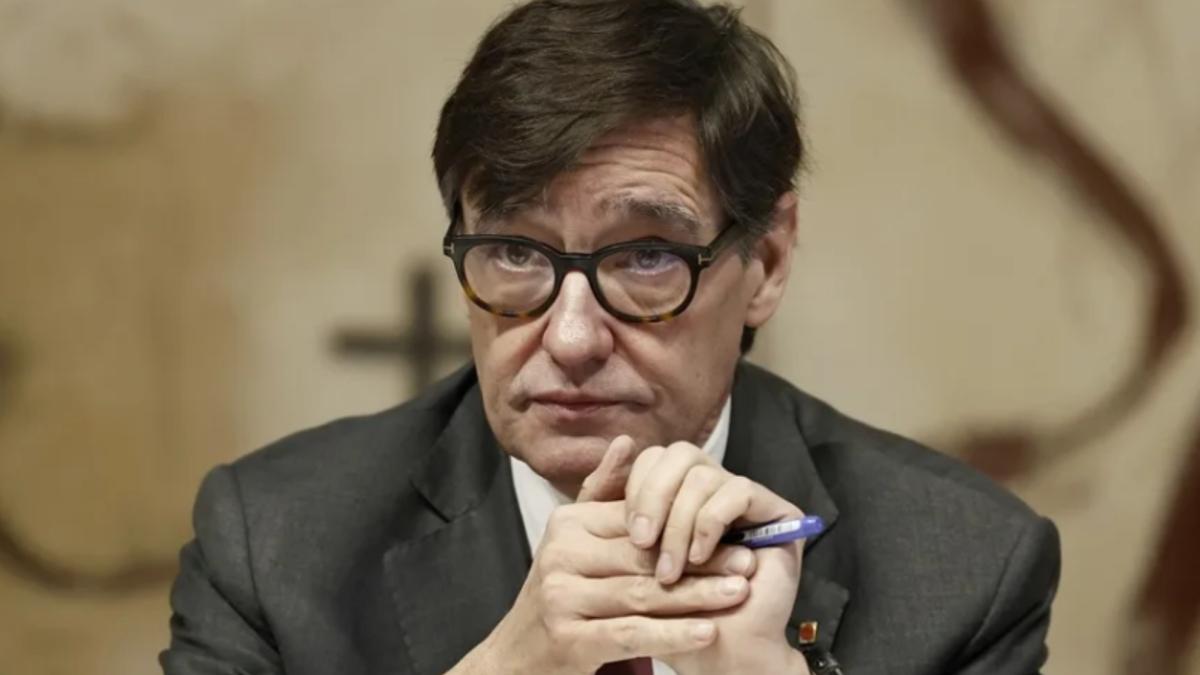 Salvador Illa seguir hospitalizado 14 días más por un problema en sus piernas