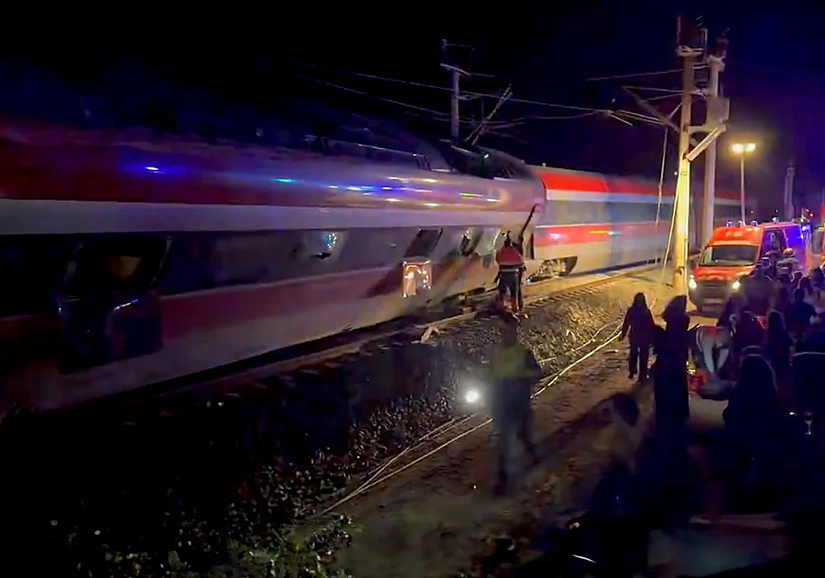 'The crew had to smash the windows with hammers to get people out'