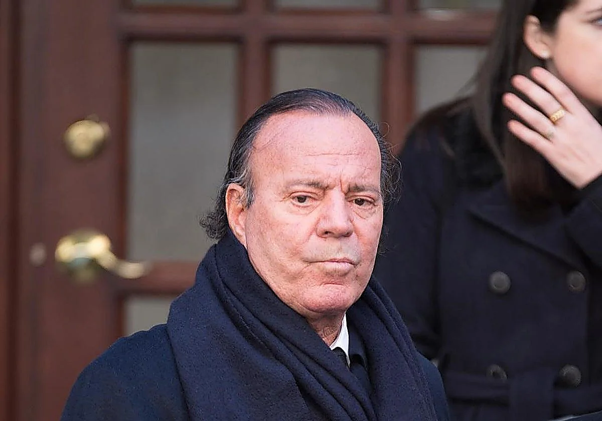 Julio Iglesias asks the Spanish Public Prosecutor's Office to dismiss complaint against him for lack of jurisdiction