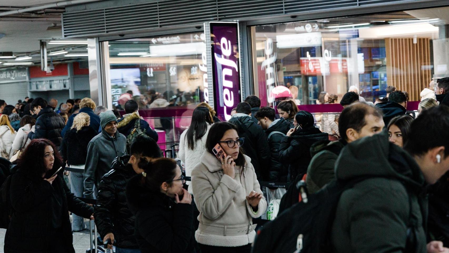 Cancelados todos los trenes de Renfe e Iryo al sur de forma indefinida en Madrid: más de 100 servicios afectados