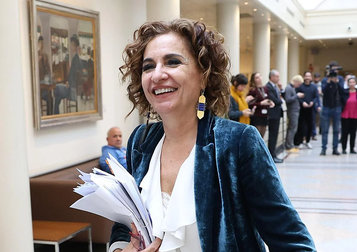 Hacienda abre la puerta a compensar de alguna manera la subida del SMI a las subcontratas