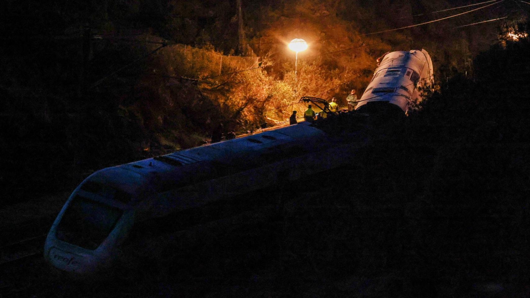 "La gente andaba como 'zombi' y se oían gritos de los atrapados": el testimonio del policía local que llegó primero al accidente