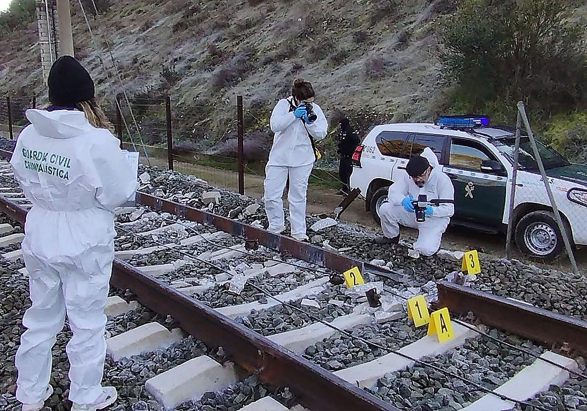'Broken' tracks ordered to be taken to lab to determine whether they caused Iryo derailment