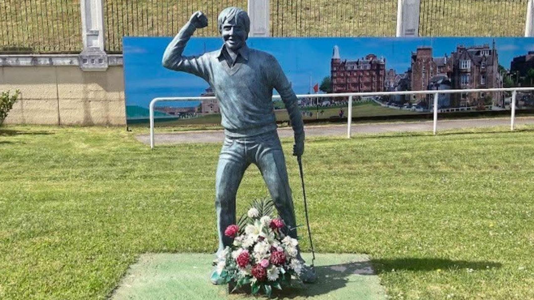 Desaparece la estatua de Seve Ballesteros en Pedreña: la Guardia Civil investiga el robo