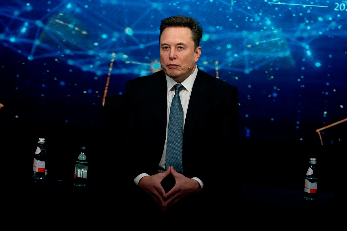 Elon Musk pregunta a sus seguidores si debería comprar Ryanair