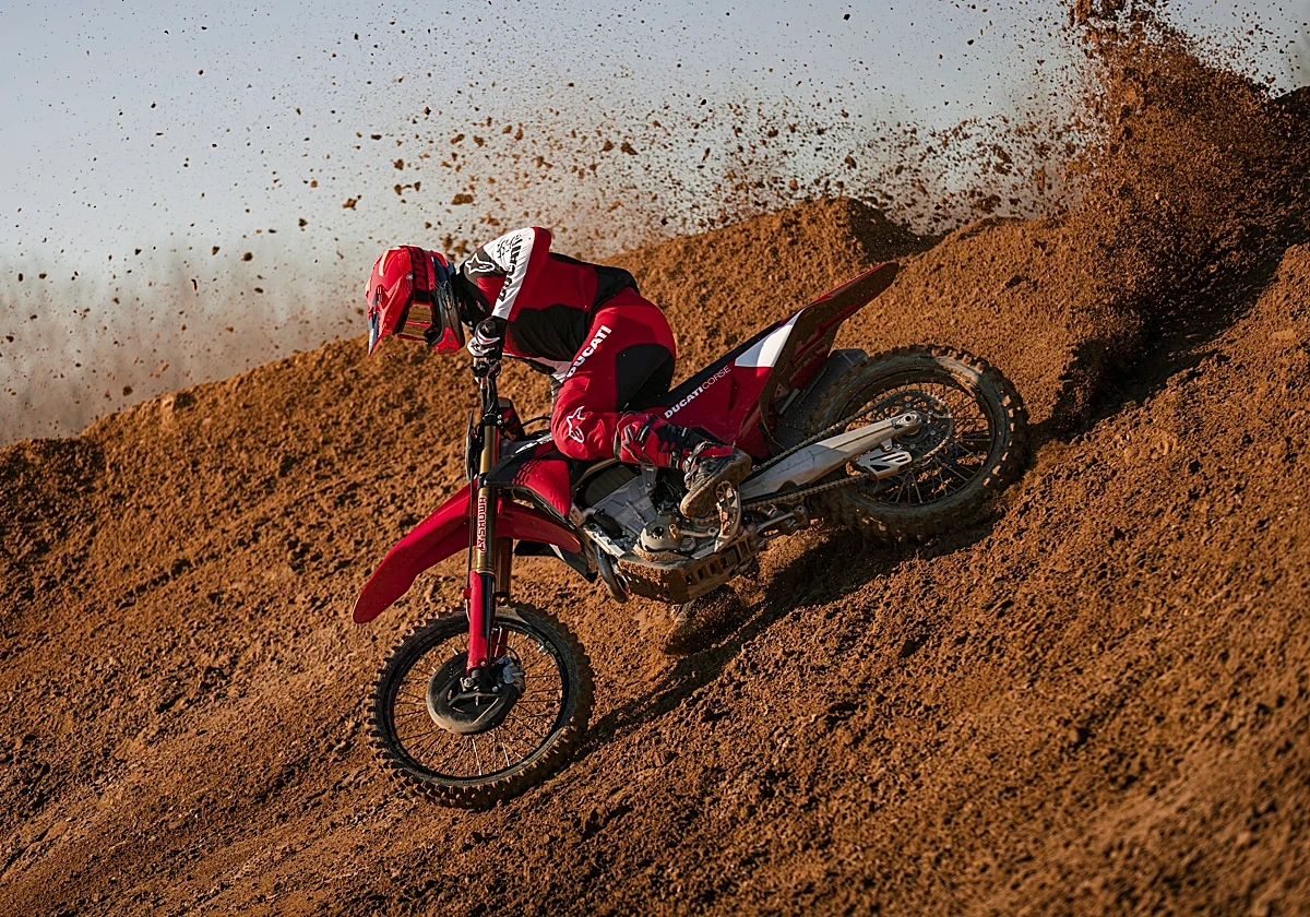 Nueva Ducati Desmo450 MX Factory, la versión preparada para competir