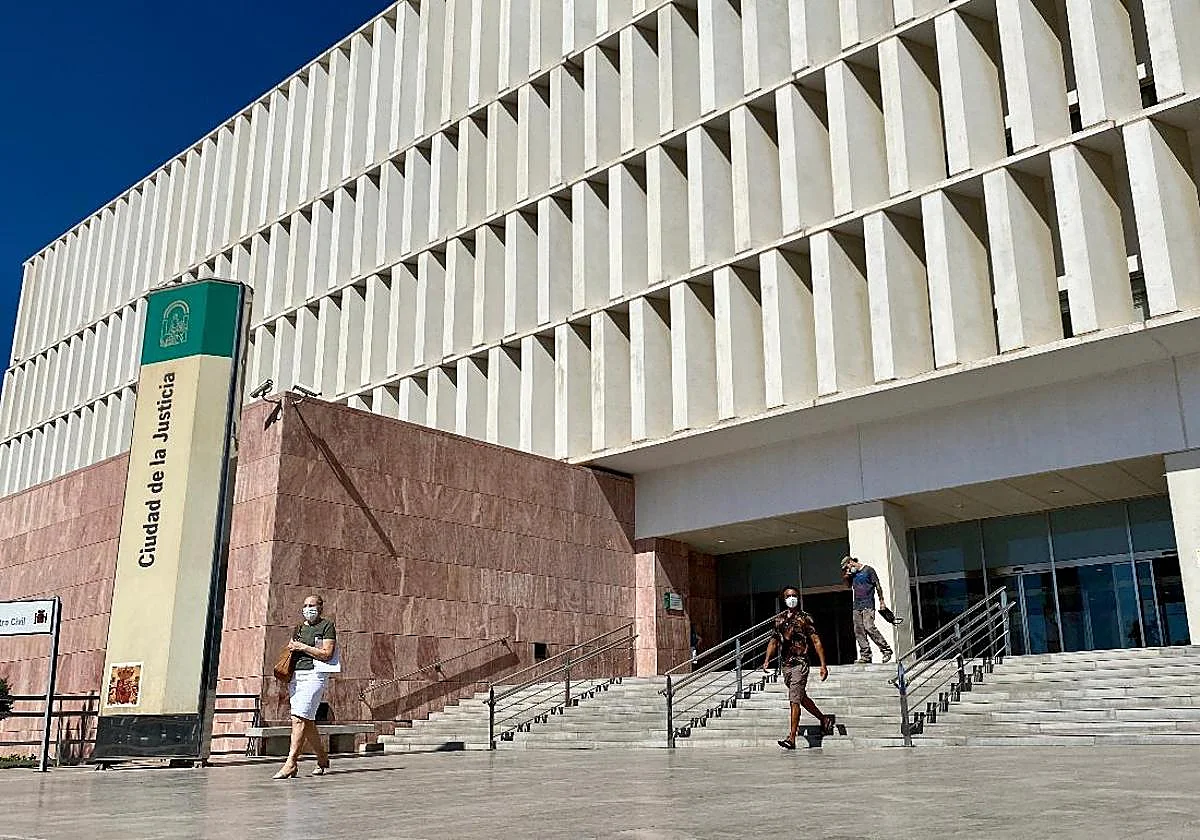 Tres años de cárcel por tener relaciones sexuales con una menor en Vélez-Málaga