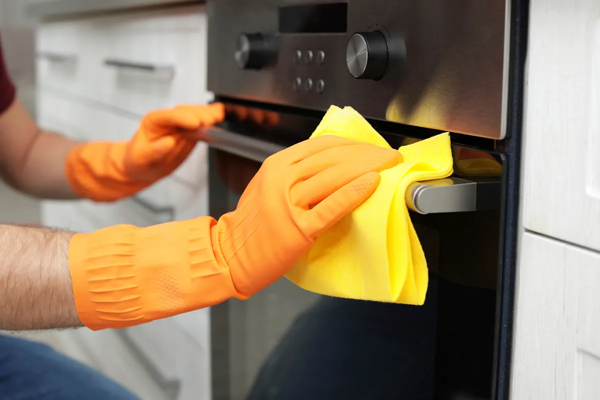 ¿Cómo tributa el servicio del hogar?