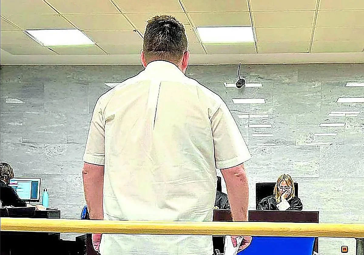 Un condenado por intentar quemar viva a su pareja pide en prisión el cambio de género