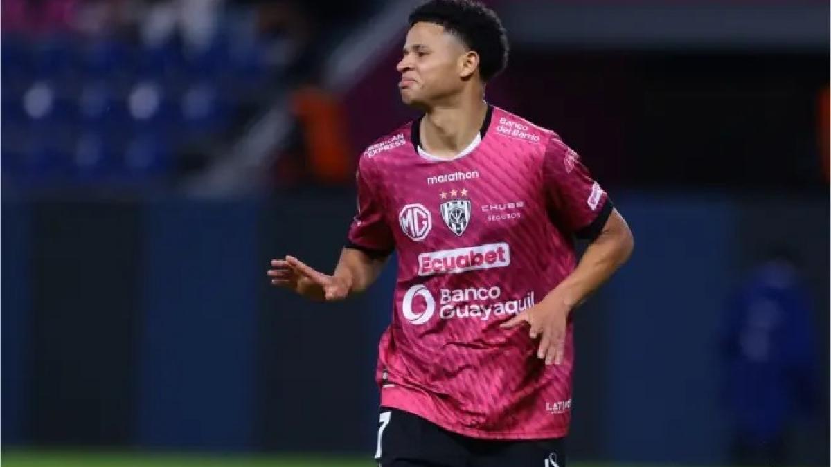 Patrik Mercado, cada vez más cerca del Sevilla