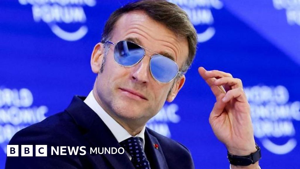Por qué Macron está usando gafas de sol en sus apariciones en la cumbre de Davos