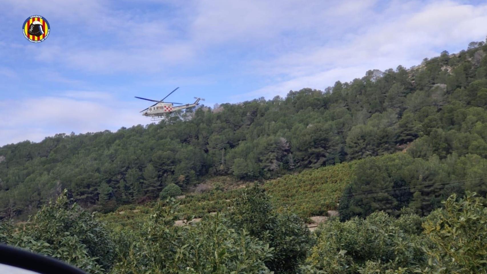 Localizan y evacuan por aire a la joven desaparecida en una zona rural del municipio valenciano de Favara