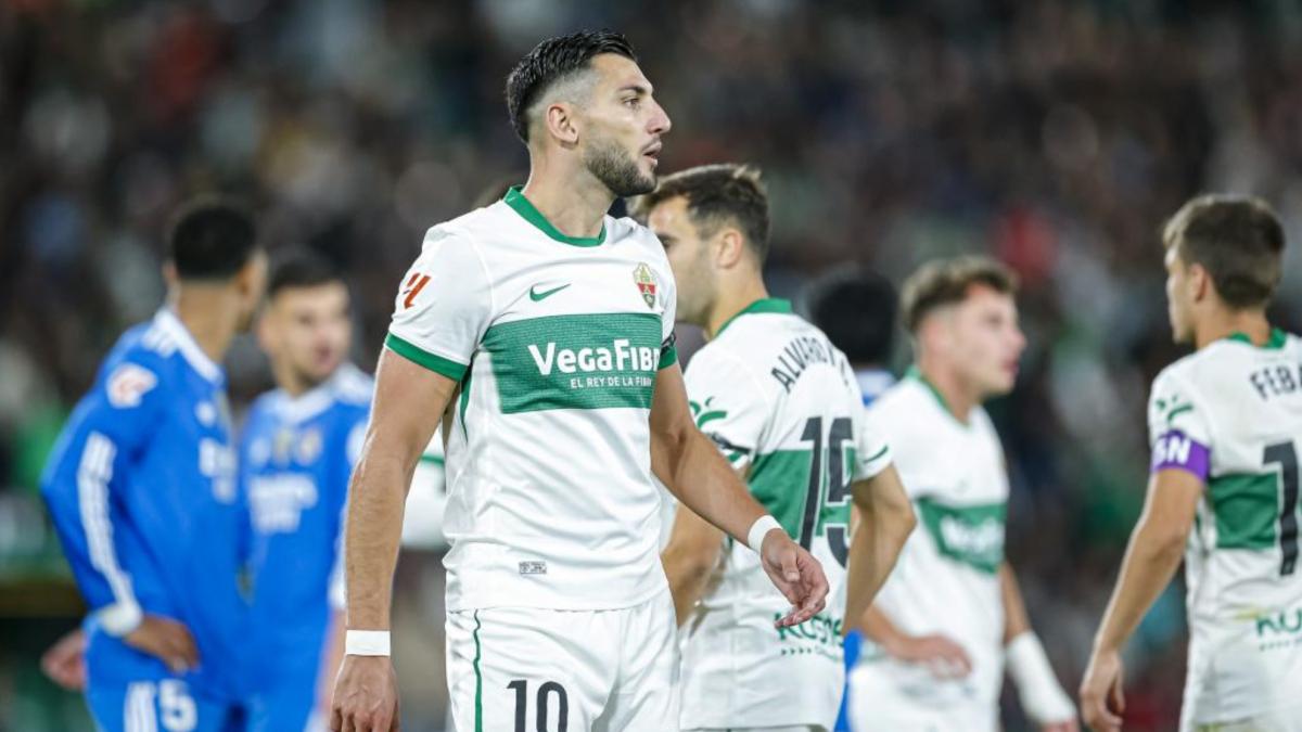 Rafa Mir tiene ofertas para salir del Elche en este mercado invernal y... Arabia le tienta