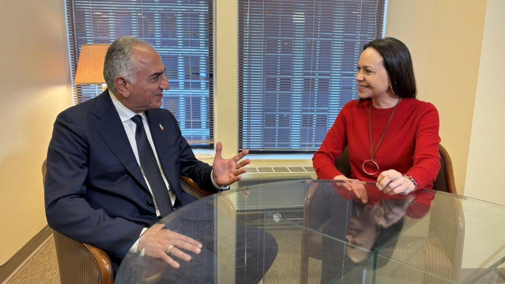 María Corina Machado y el hijo del sah se unen para denunciar la alianza del chavismo con el régimen de los ayatolás