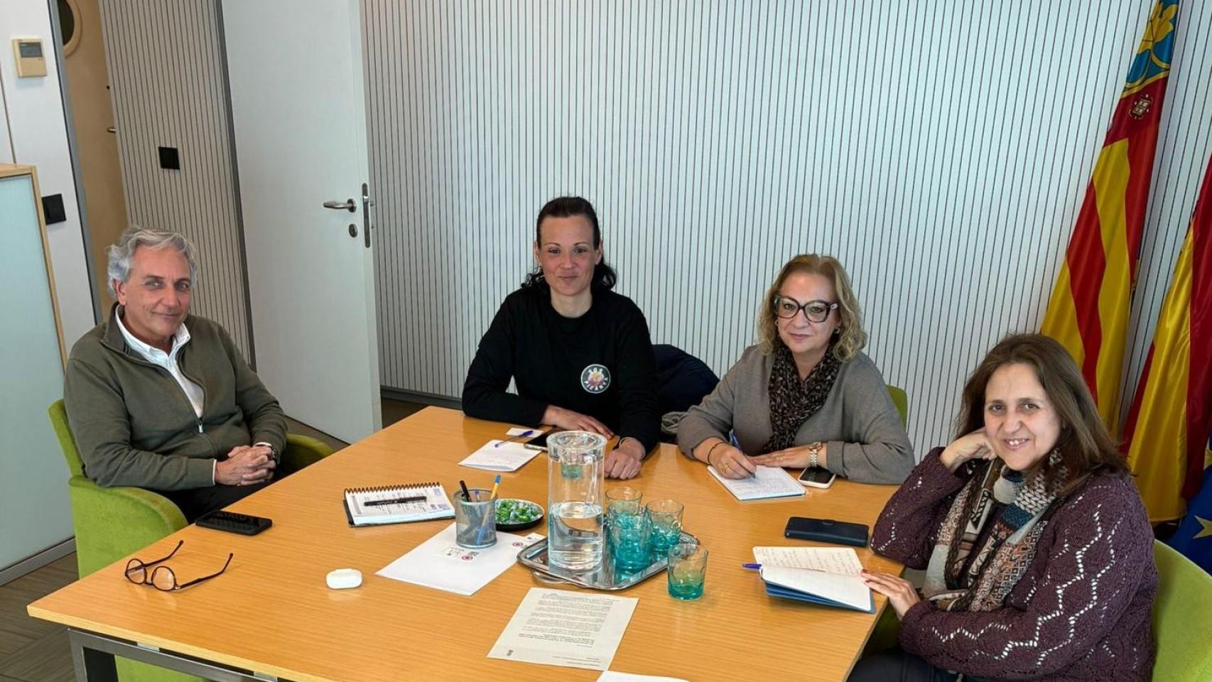 El comisionado para la Recuperación traslada a las víctimas de la dana su voluntad para llegar a acuerdos