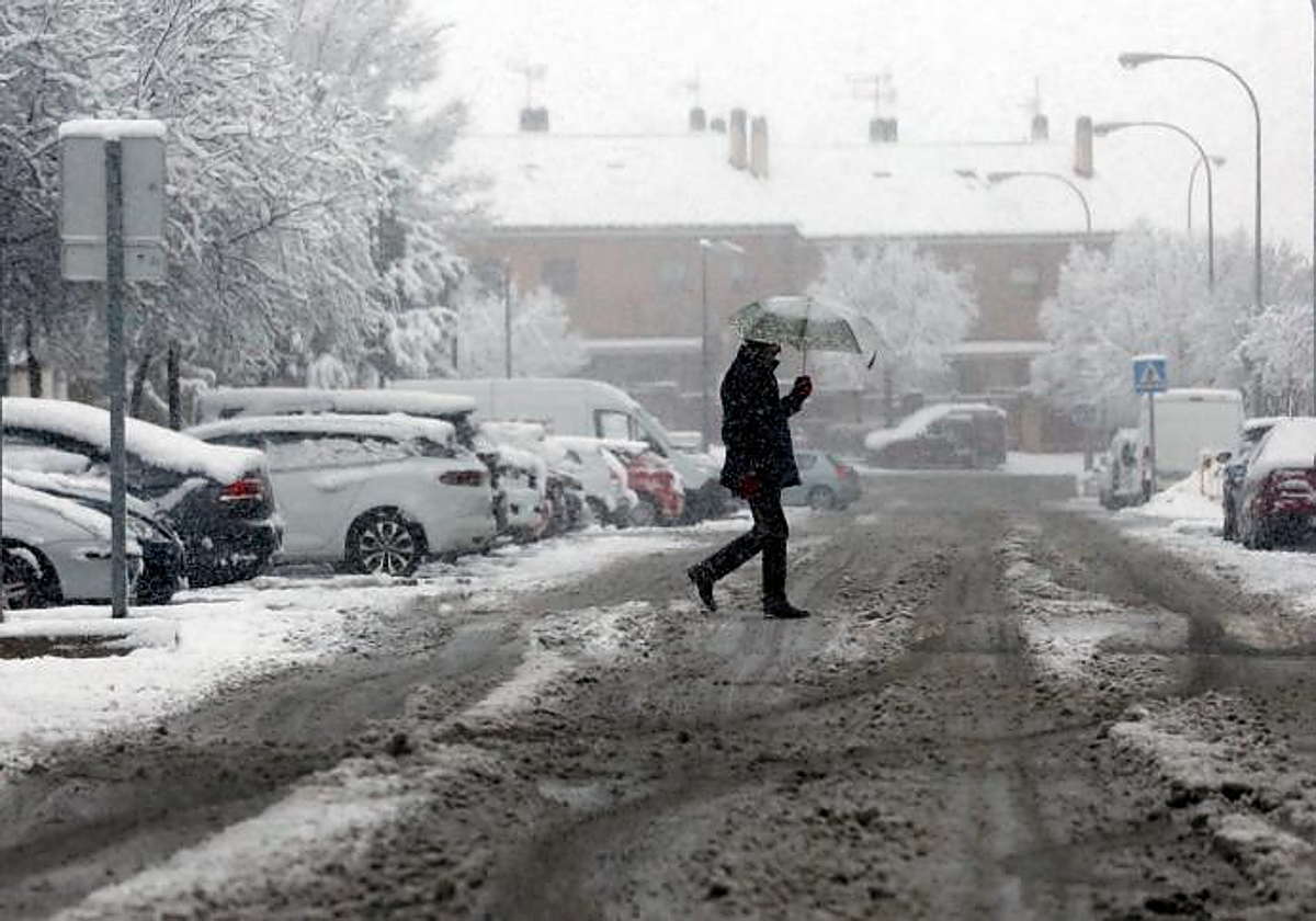 La DGT pide evitar desplazamientos por carretera este fin de semana ante la previsión de fuertes nevadas