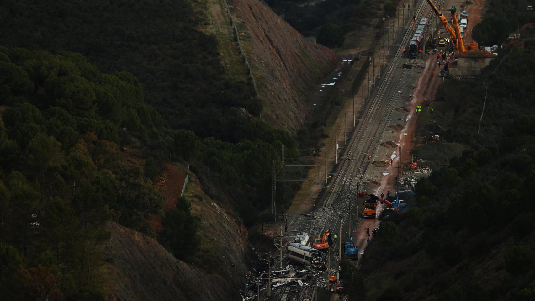 José María, pasajero del Alvia, alertó de que había otro tren accidentado: "El guardia civil se llevó el mismo shock que yo"