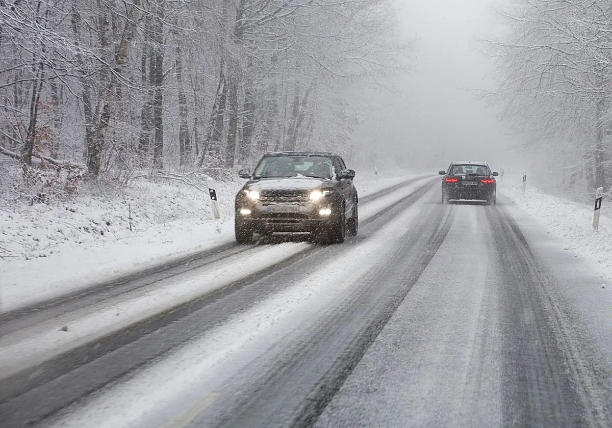 Qué hacer si te pilla una nevada en carretera