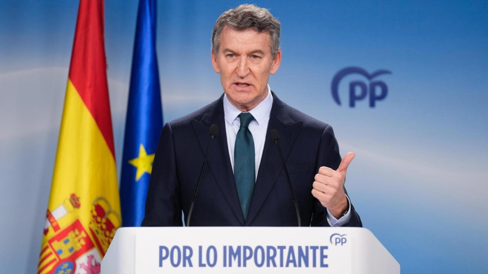 Feijóo acusa a Sánchez de estar "desaparecido" tras la tragedia de los trenes: "No ha aclarado nada y eso no es aceptable"