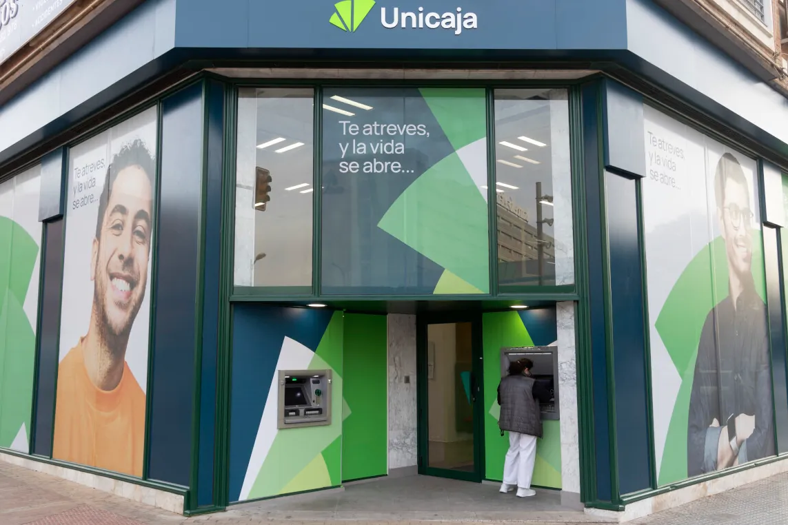 Unicaja y la asignatura de elevar los ingresos por servicios