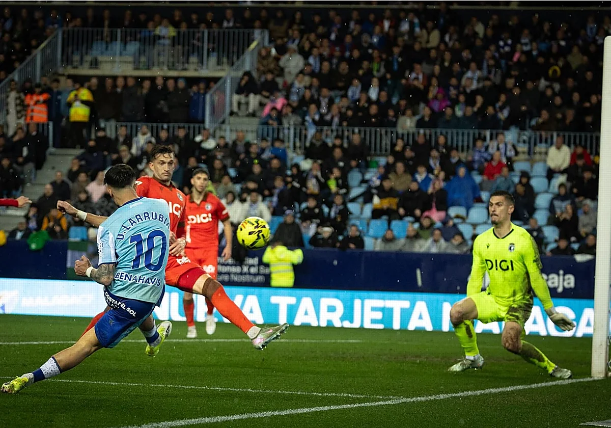Recital del Málaga en otro partido redondo para golear (3-0)