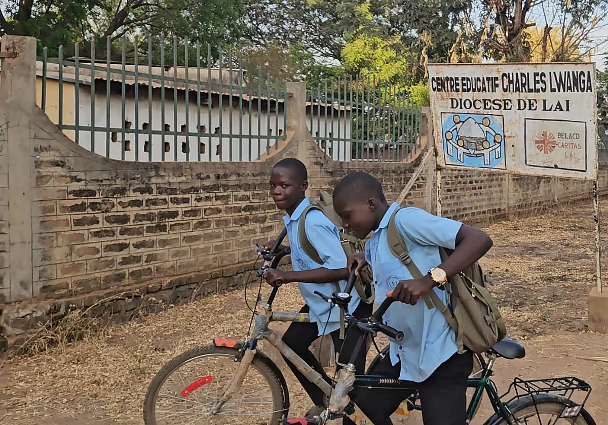 Bicicletas para huérfanos del Chad gracias a una conexión entre Alhaurín de la Torre y Albacete
