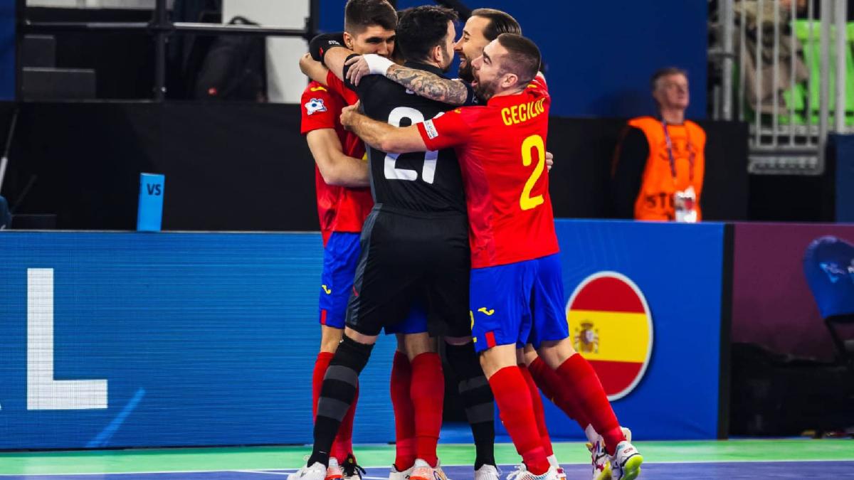 España gana pero se queda corta