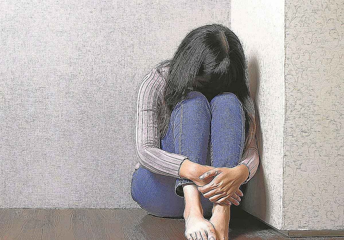 «Mi hija menor ha llevado escolta por un acosador y la Justicia no la protege»