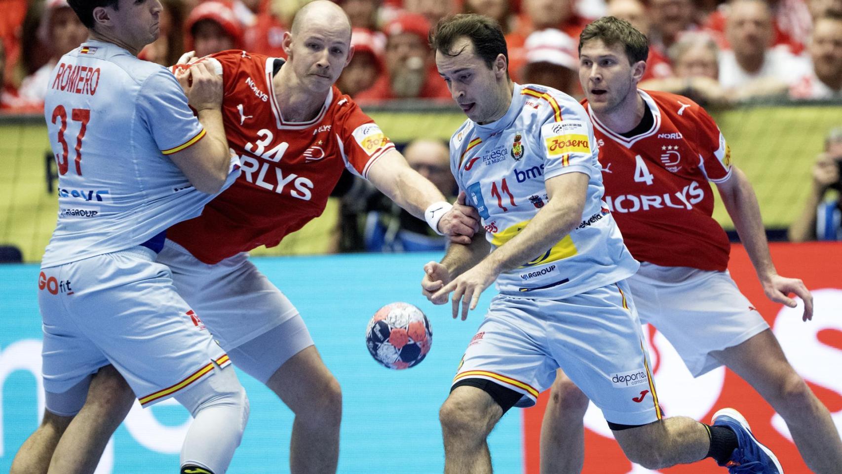 España sufre una dura derrota ante Dinamarca y pierde la oportunidad de pelear por las medallas en el Europeo