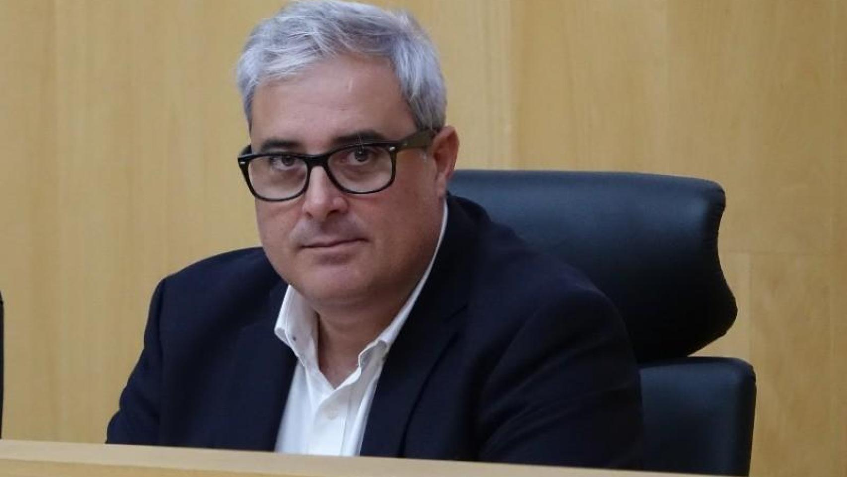 Antonio Navarro, comercial de peluquería, líder del PSOE en Torremolinos y denunciado por acoso sexual: "Un tío difícil"